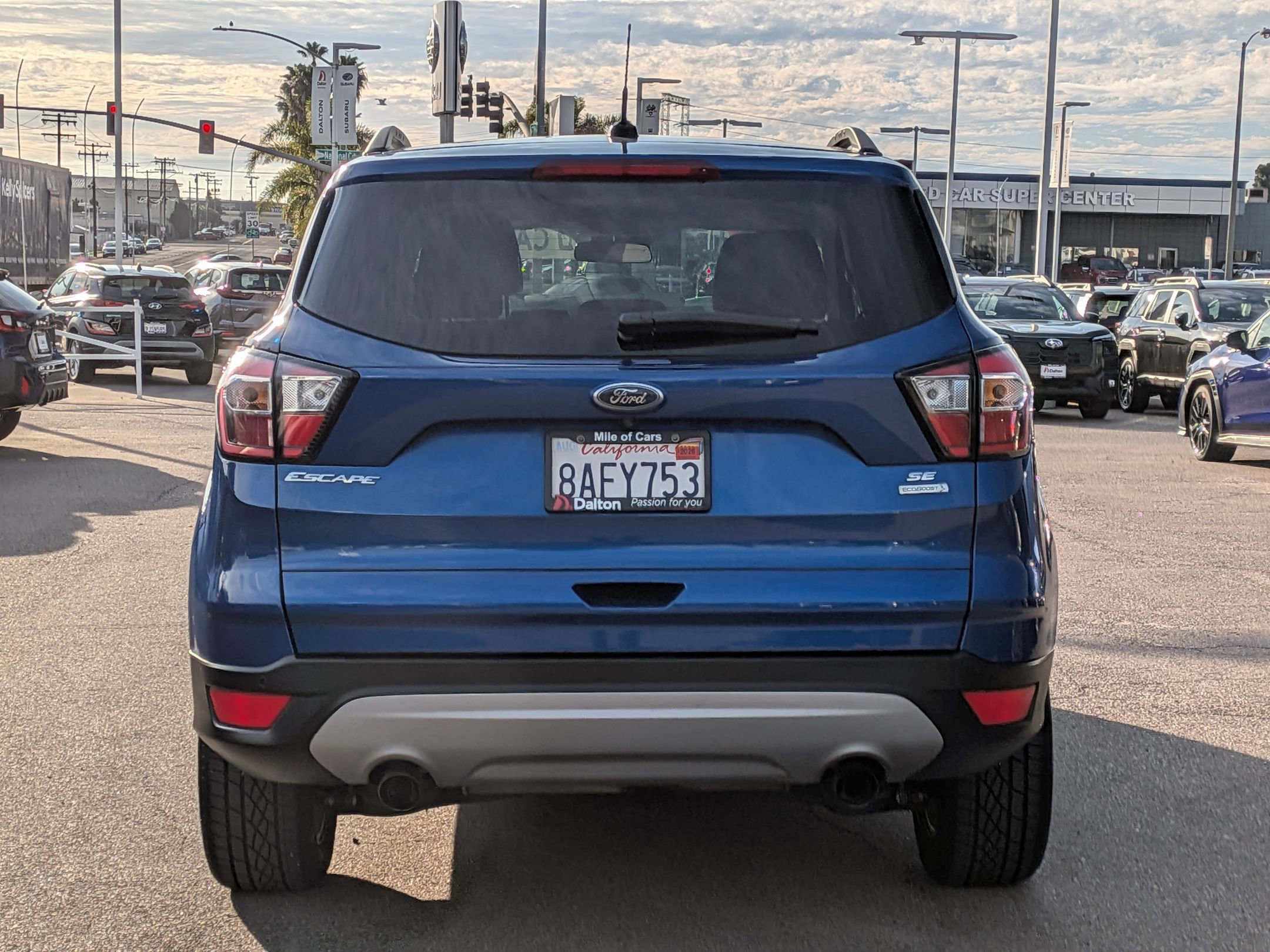 Used 2017 Ford Escape SE w/ Equipment Group 201A image 3