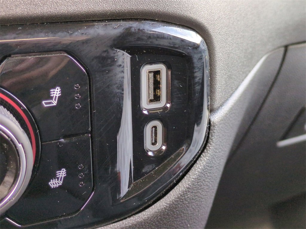 Used 2025 Chevrolet Silverado 2500 LT image 22