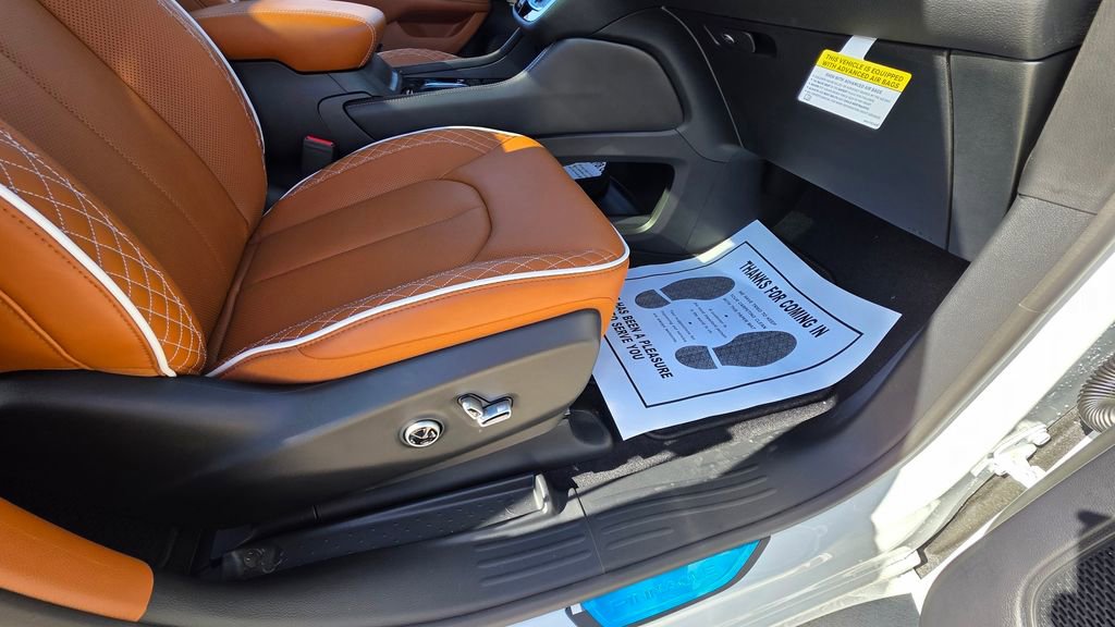 New 2026 Chrysler Pacifica Pinnacle image 13