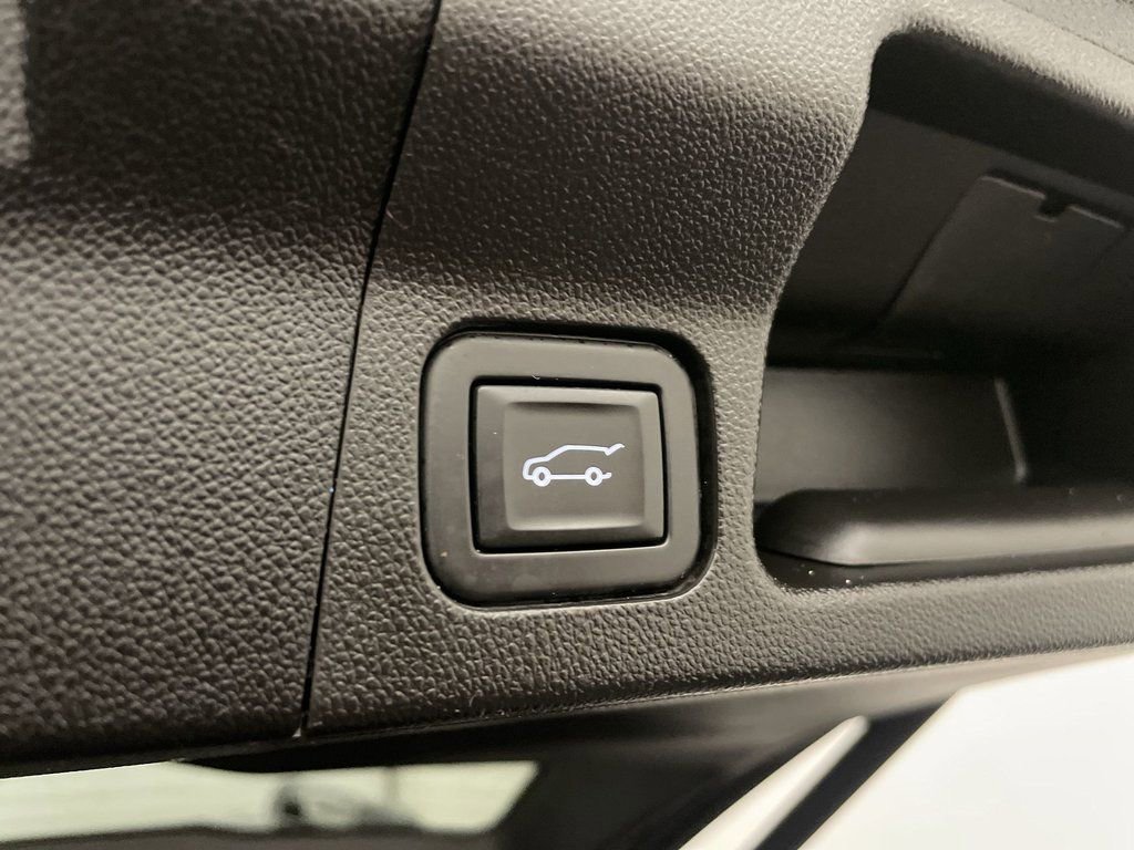 Used 2022 GMC Acadia AT4 image 31