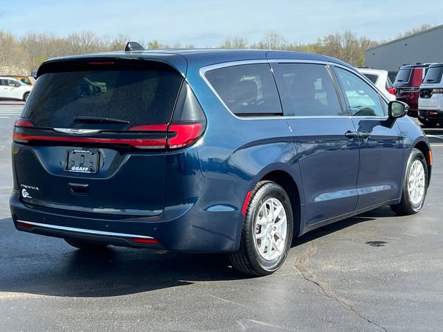 Used 2023 Chrysler Pacifica Touring-L FWD image 47