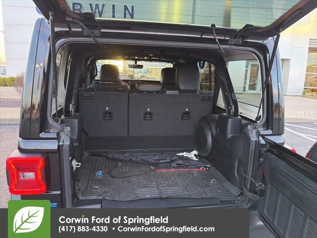 Used 2022 Jeep Wrangler Unlimited Sahara w/ Cold Weather Group image 12