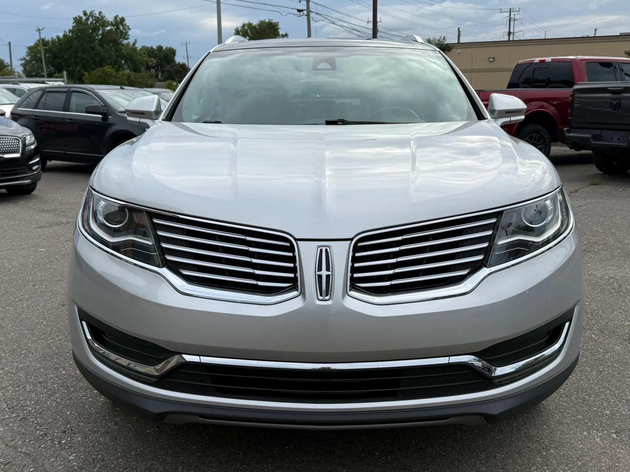 Used 2018 Lincoln MKX Reserve w/ Lincoln MKX Climate Package AWD/4WD image 2