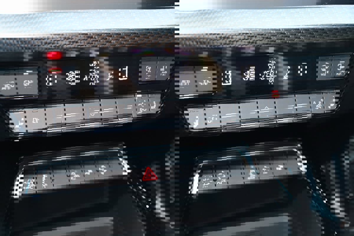 Used 2024 Audi RS 3 image 40