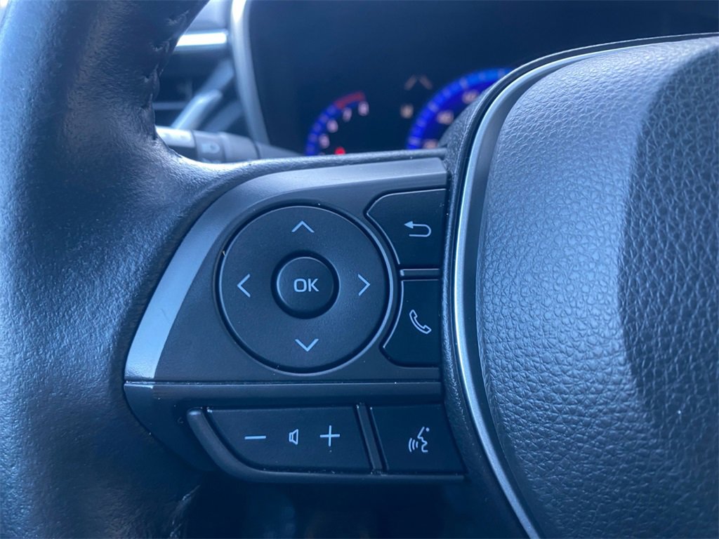 Used 2022 Toyota Corolla Cross XLE image 18