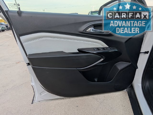 Used 2025 Chevrolet Trax LT FWD image 17