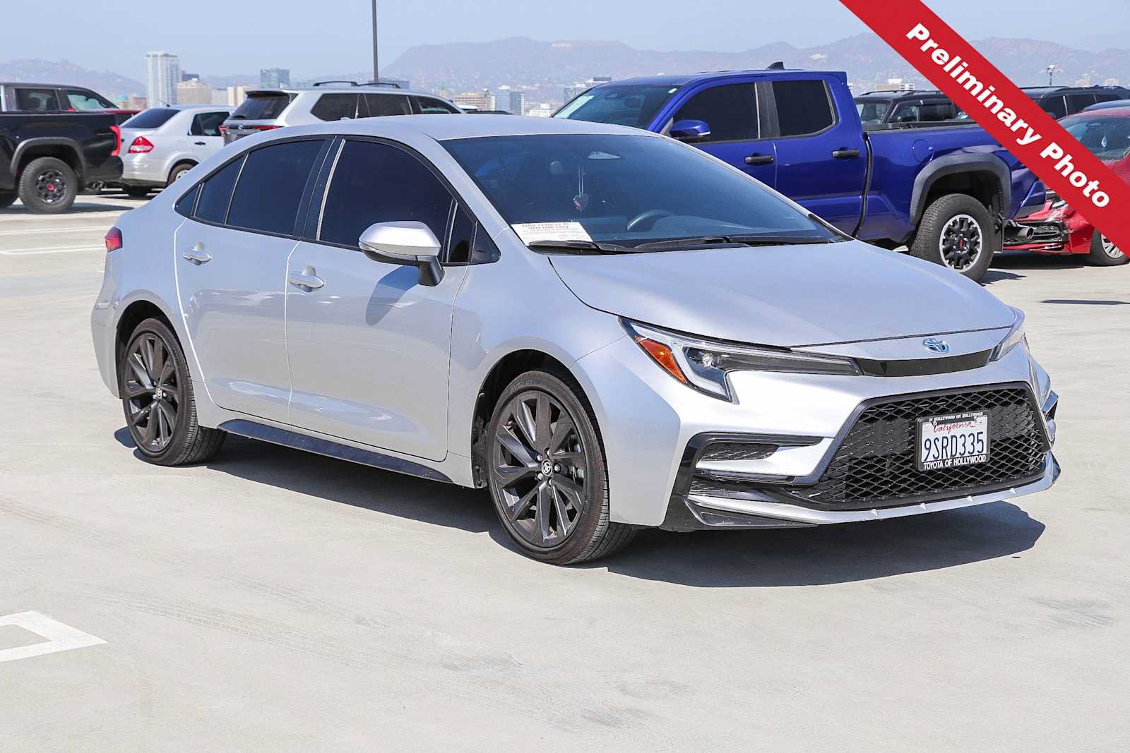 Used 2025 Toyota Corolla SE FWD image 3