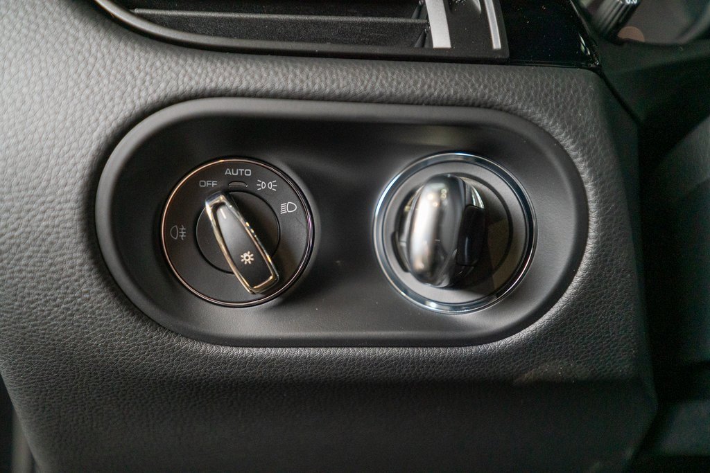 New 2026 Porsche Macan image 25