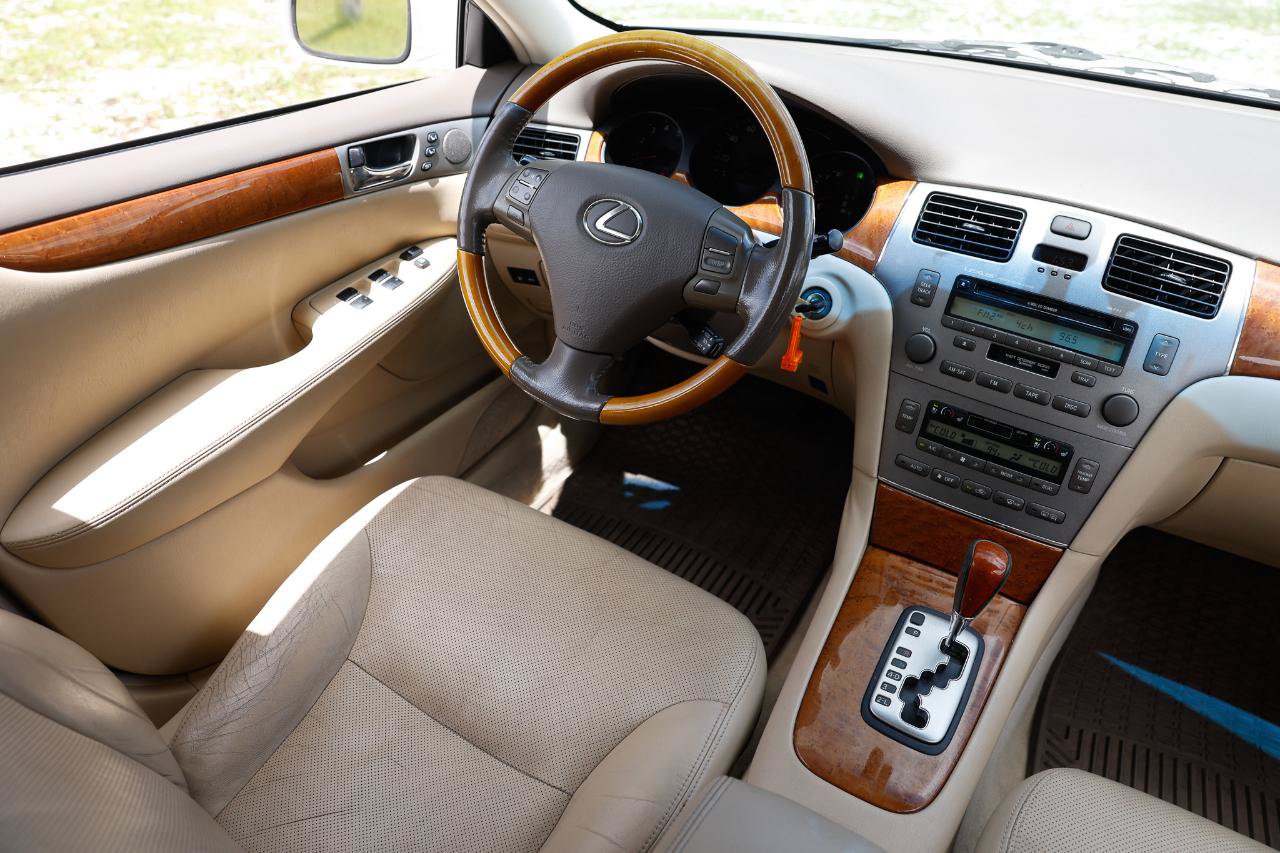 Used 2005 Lexus ES 330 FWD image 21