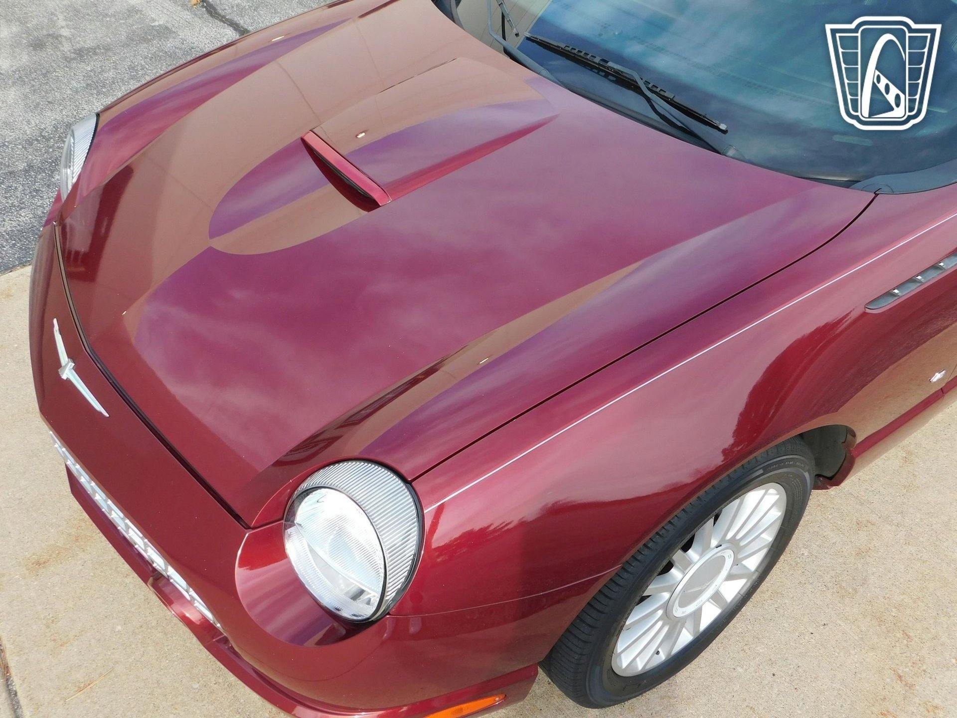 Used 2004 Ford Thunderbird image 28