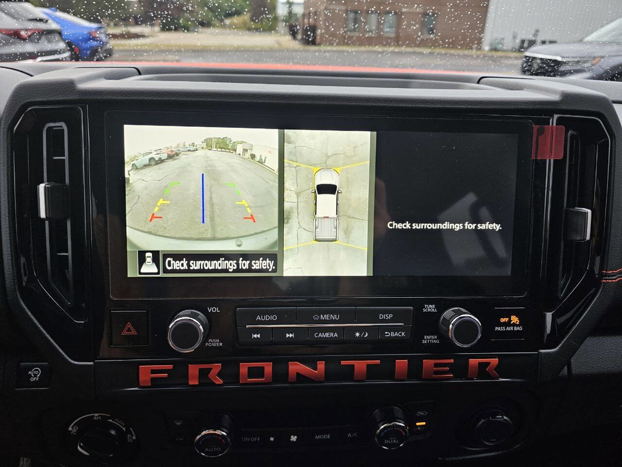 Used 2025 Nissan Frontier PRO-4X w/ Pro Convenience Package image 40