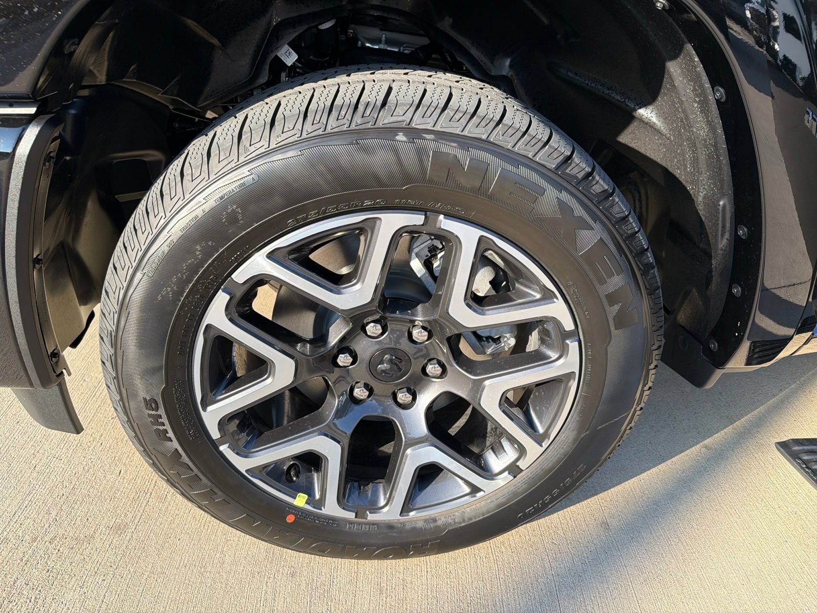 New 2027 RAM 1500 Laramie AWD/4WD image 12