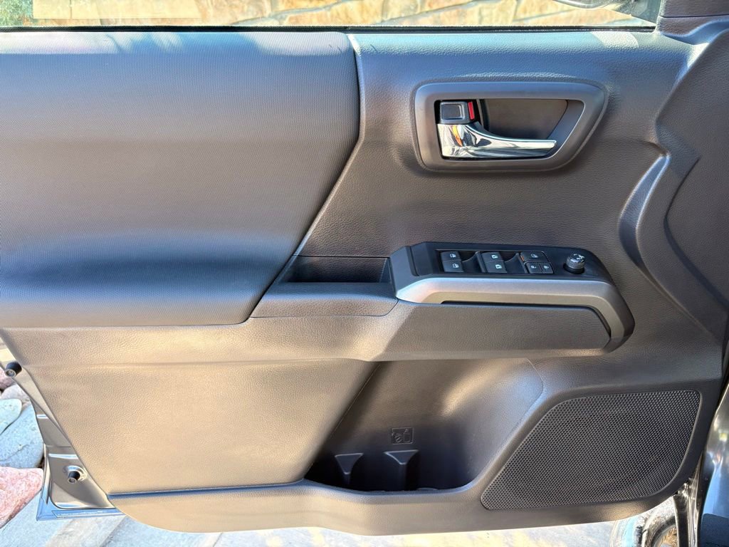 Used 2023 Toyota Tacoma TRD Sport w/ Advanced Technology Package image 3