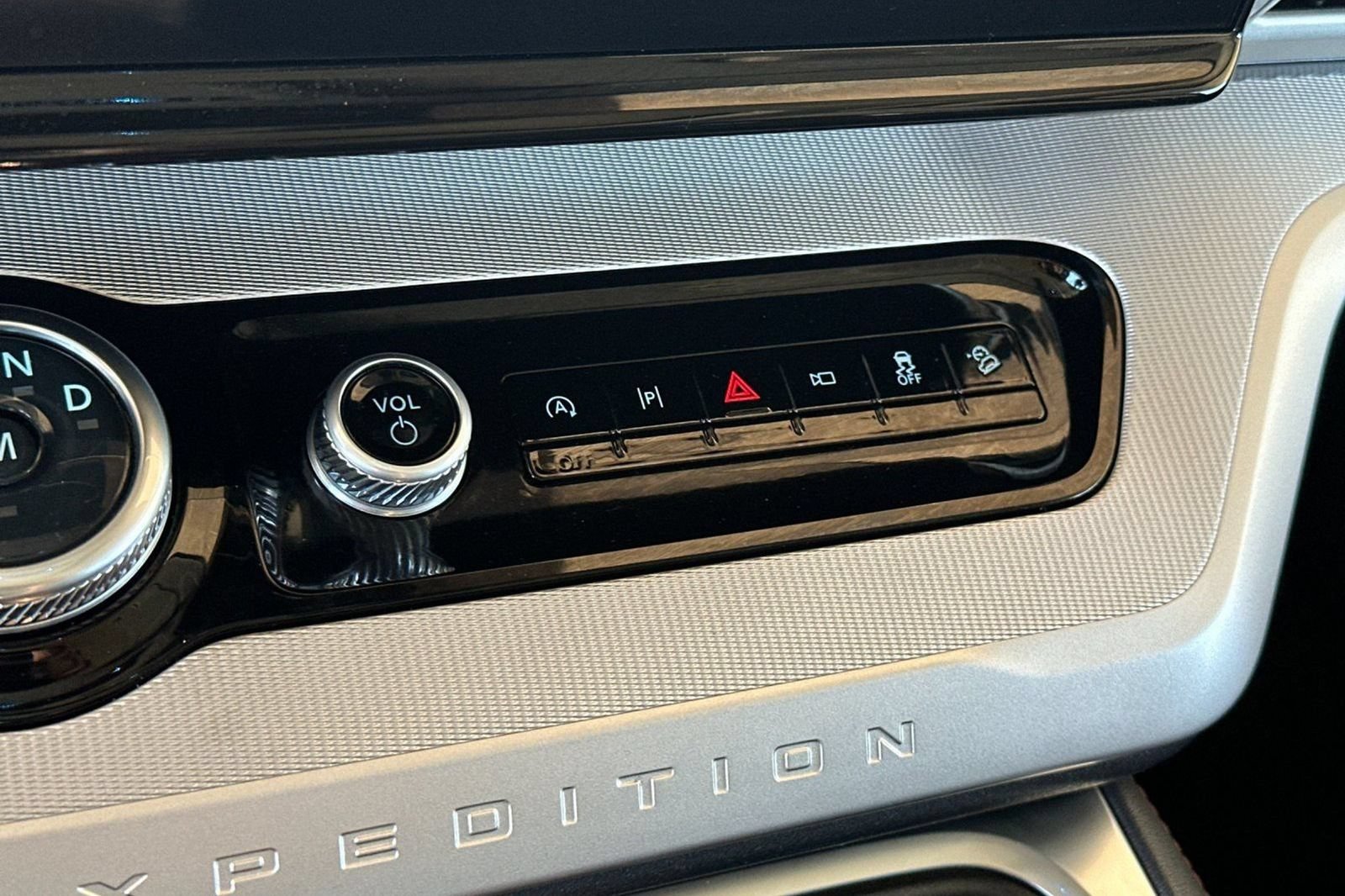 Used 2025 Ford Expedition Active AWD/4WD image 26