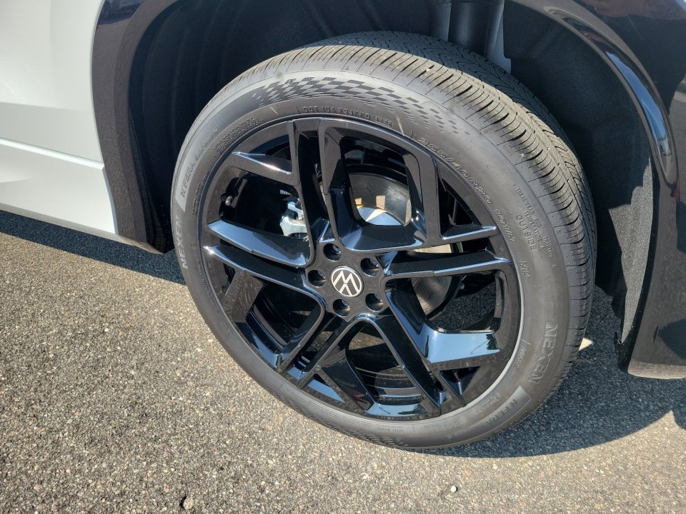 New 2026 Volkswagen Tiguan SE R-Line FWD image 27