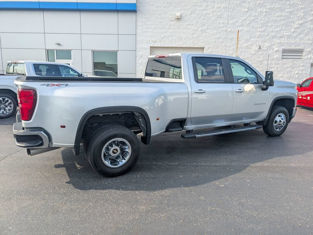 Used 2022 Chevrolet Silverado 3500 LT w/ Convenience Package AWD/4WD image 9