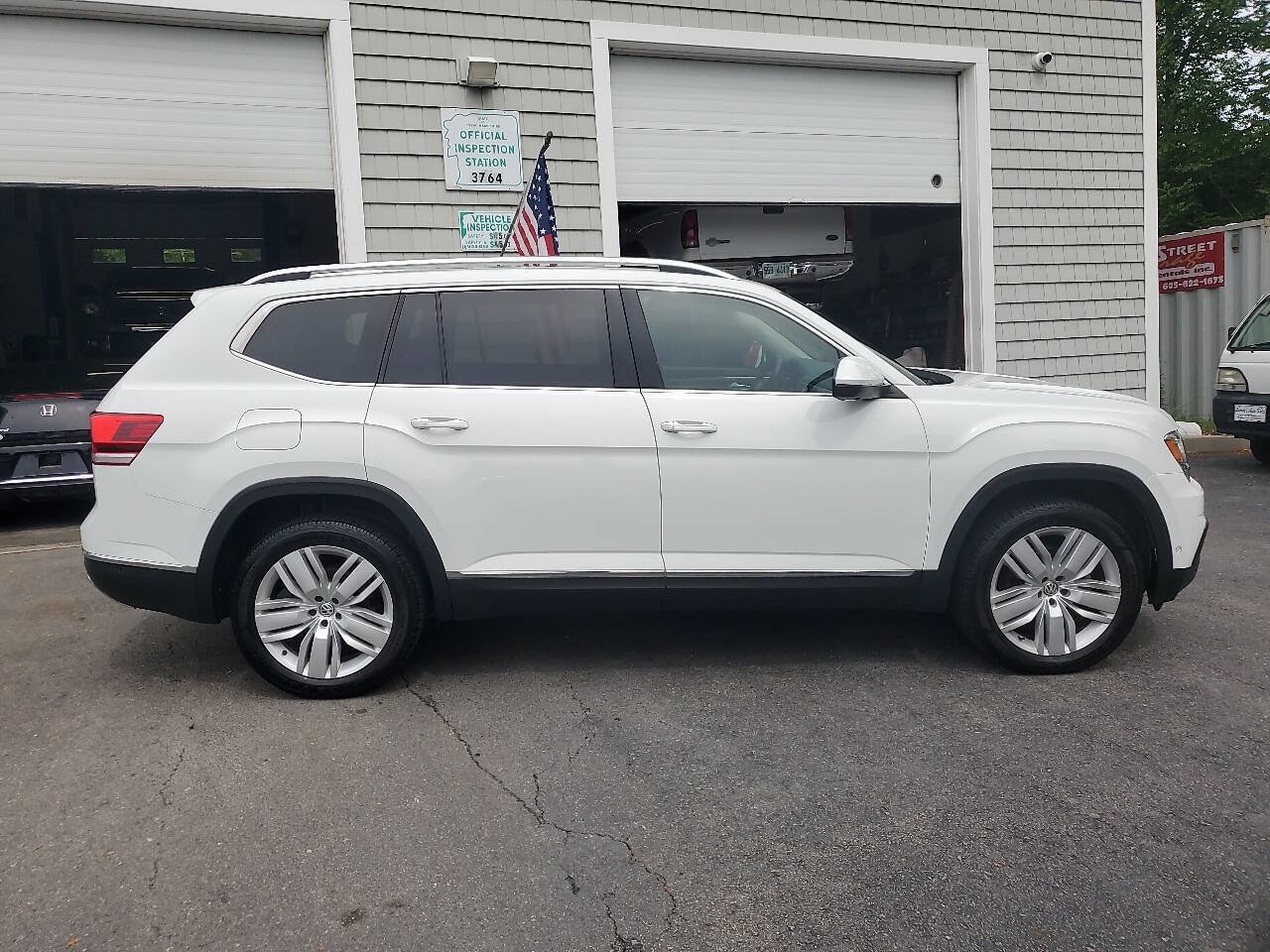 Used 2018 Volkswagen Atlas SEL Premium AWD/4WD image 8