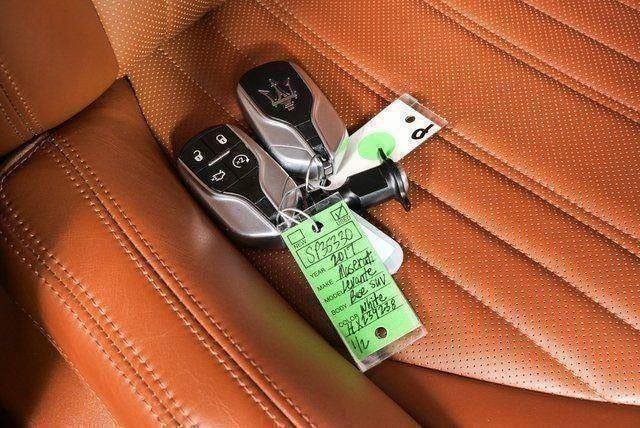 Used 2017 Maserati Levante w/ Luxury Package AWD/4WD image 40