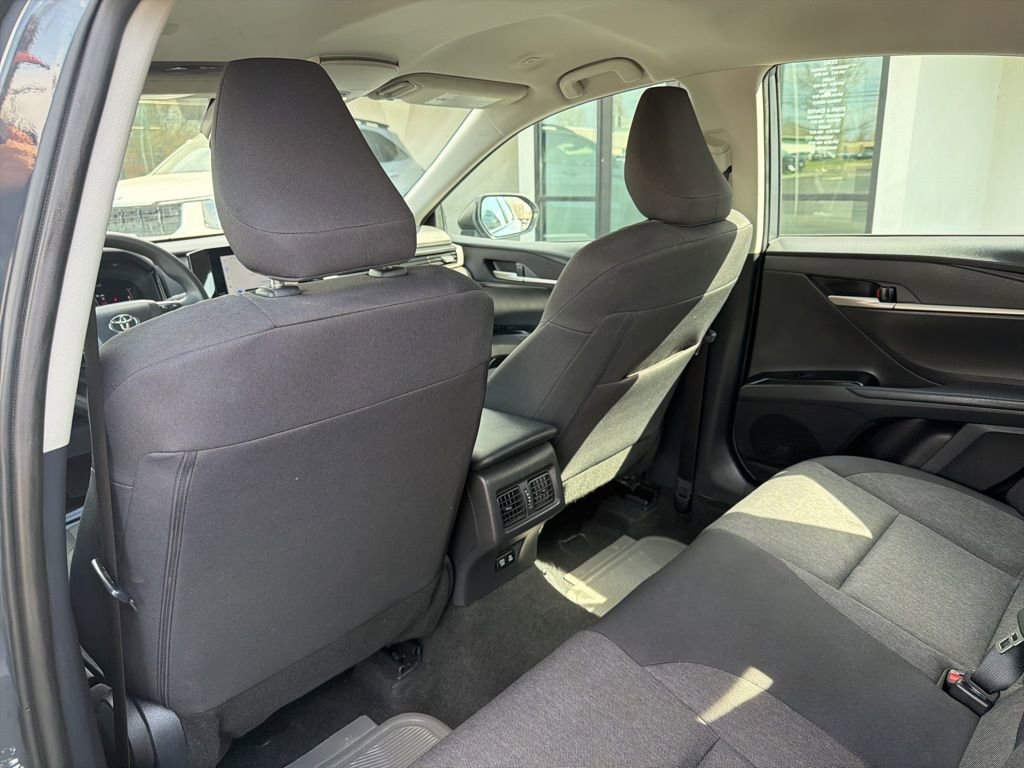 Used 2025 Toyota Camry LE FWD image 17