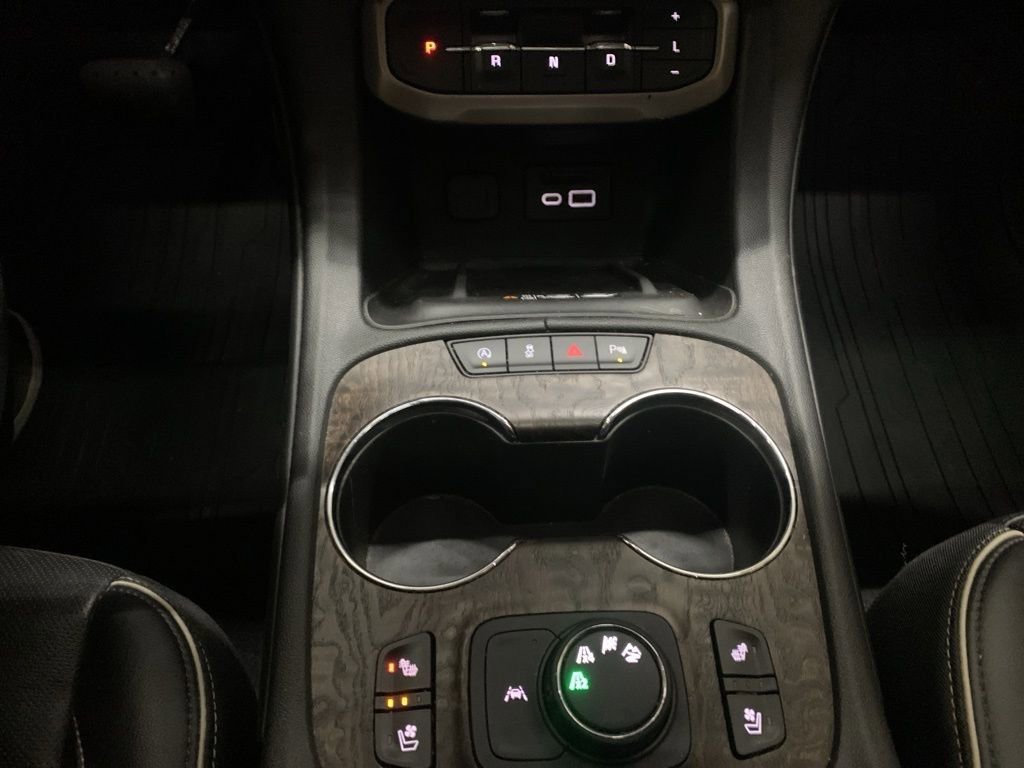 Used 2022 GMC Acadia Denali image 24