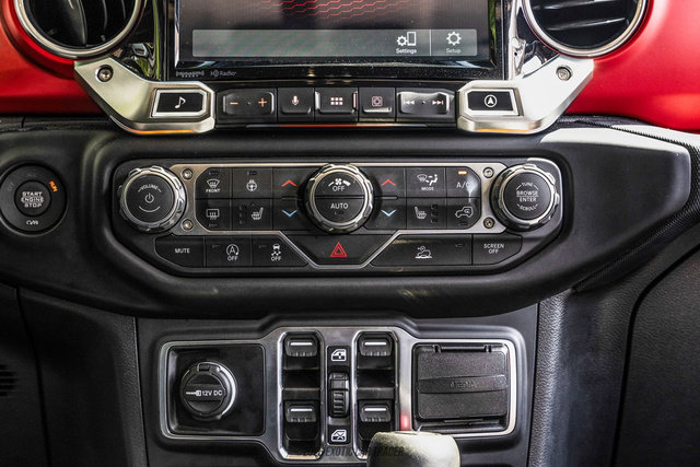 Used 2022 Jeep Gladiator Rubicon w/ LED Lighting Group AWD/4WD image 62