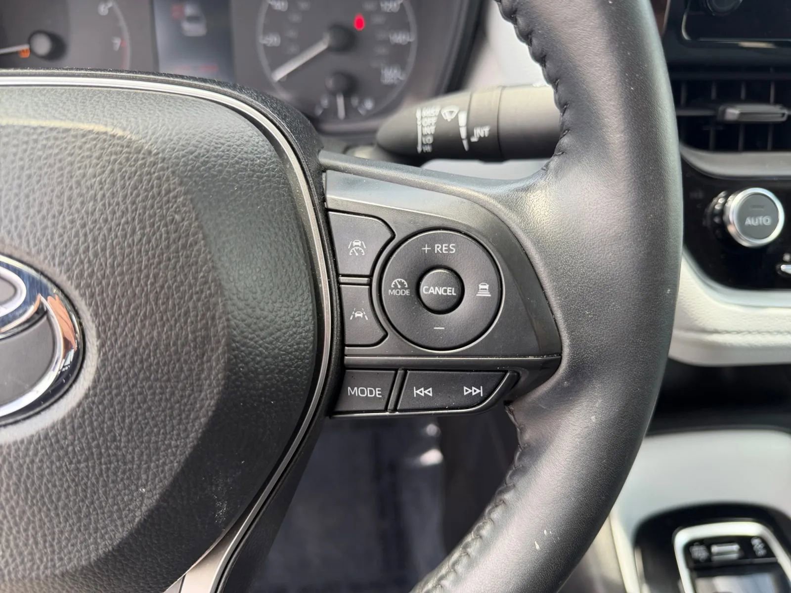 Used 2024 Toyota Corolla SE FWD image 23