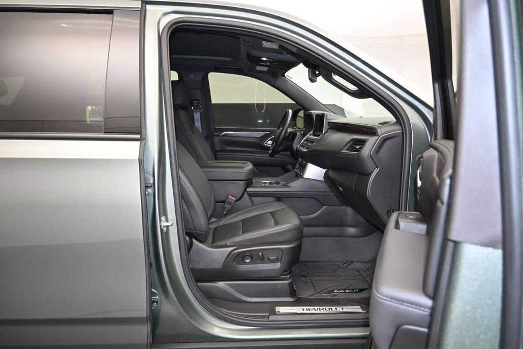 Used 2023 Chevrolet Tahoe Z71 w/ Z71 Off-Road Package AWD/4WD image 29