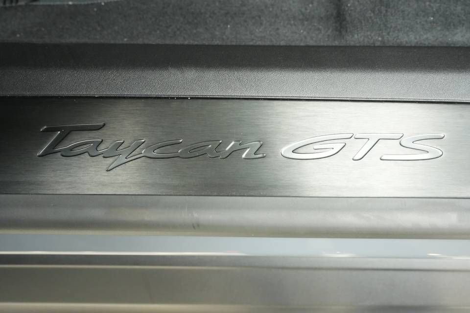 New 2026 Porsche Taycan GTS AWD/4WD image 31