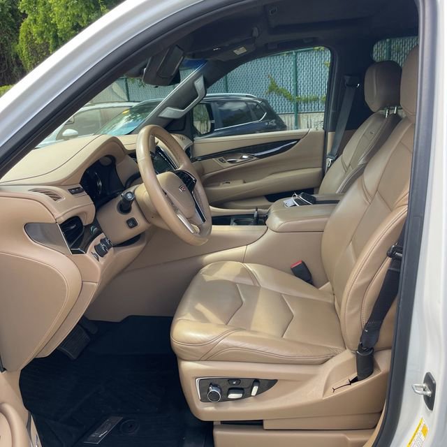 Used 2020 Cadillac Escalade Platinum image 11
