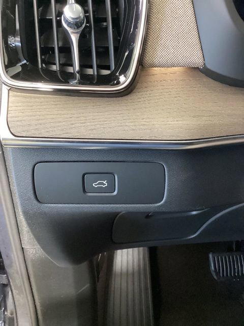 New 2026 Volvo XC90 B6 Plus w/ Protection Package Premier image 19