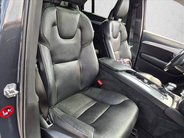 Used 2017 Volvo XC90 T6 Momentum w/ Vision Package AWD/4WD image 18