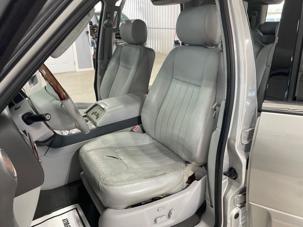 Used 2005 Lincoln Navigator Luxury AWD/4WD image 10