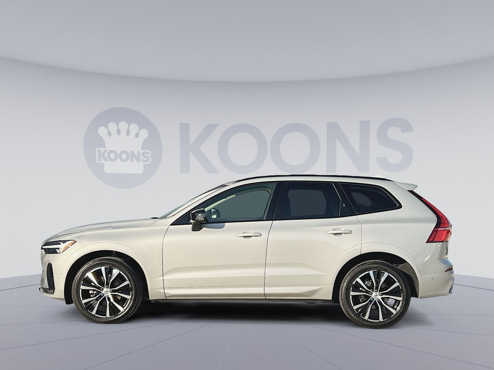 Used 2023 Volvo XC60 B5 Plus w/ Climate Package image 13