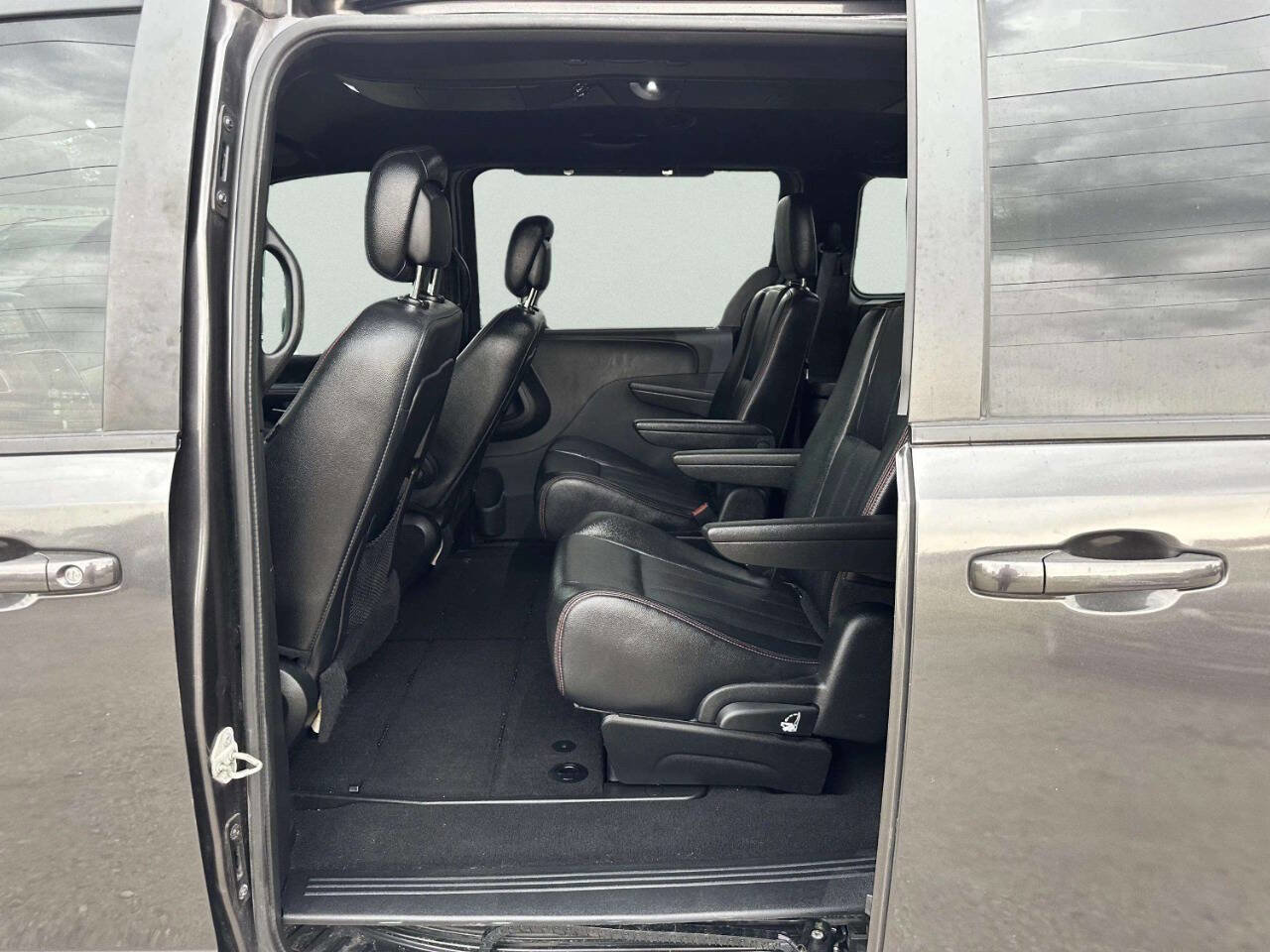Used 2019 Dodge Grand Caravan GT FWD image 16