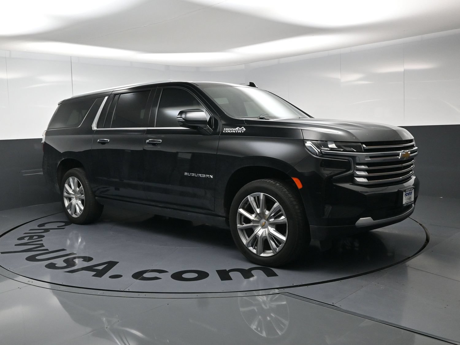 Used 2021 Chevrolet Suburban High Country AWD/4WD image 2