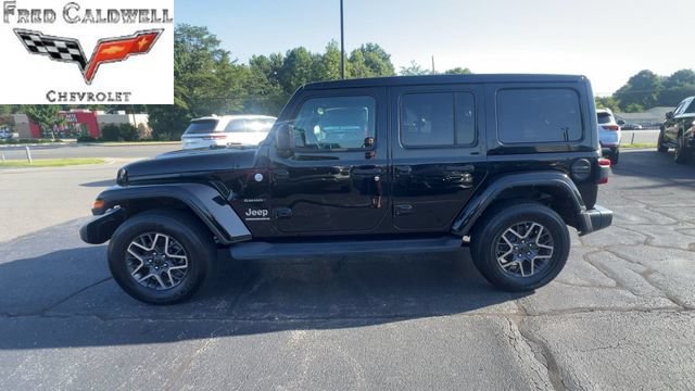Used 2024 Jeep Wrangler Unlimited Sahara w/ Technology Group AWD/4WD image 5