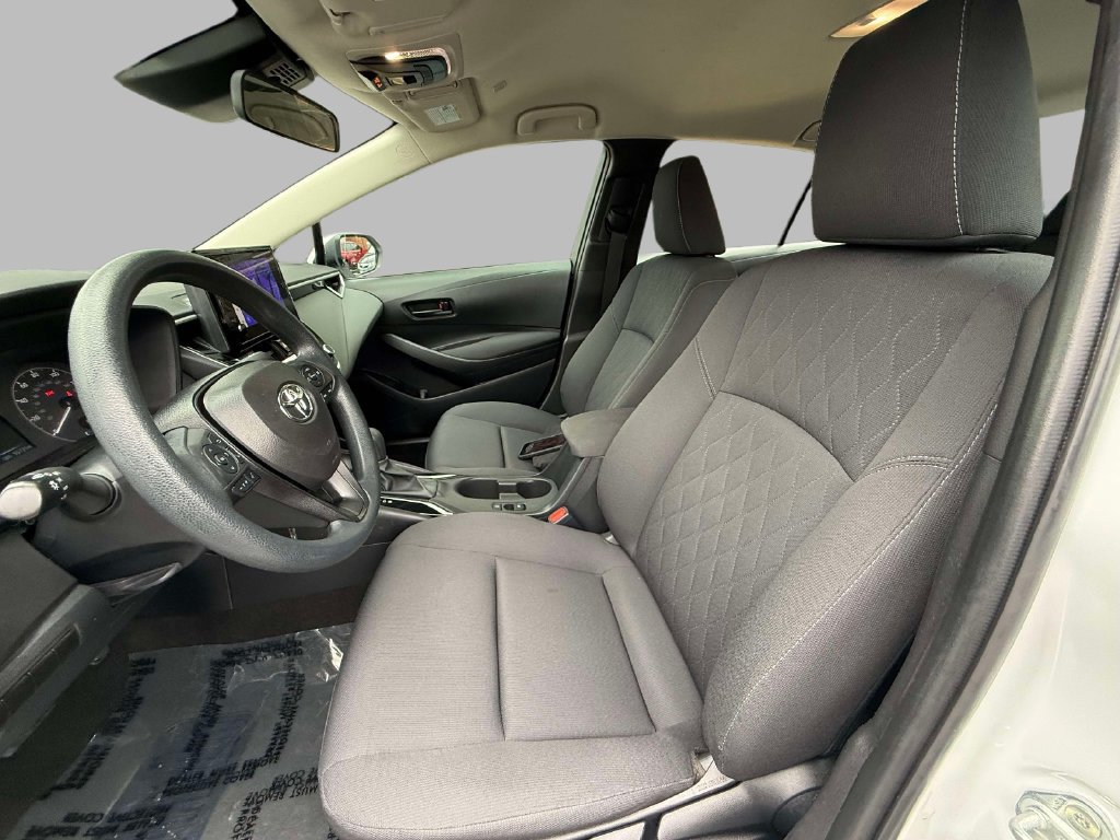 Used 2024 Toyota Corolla LE FWD image 2