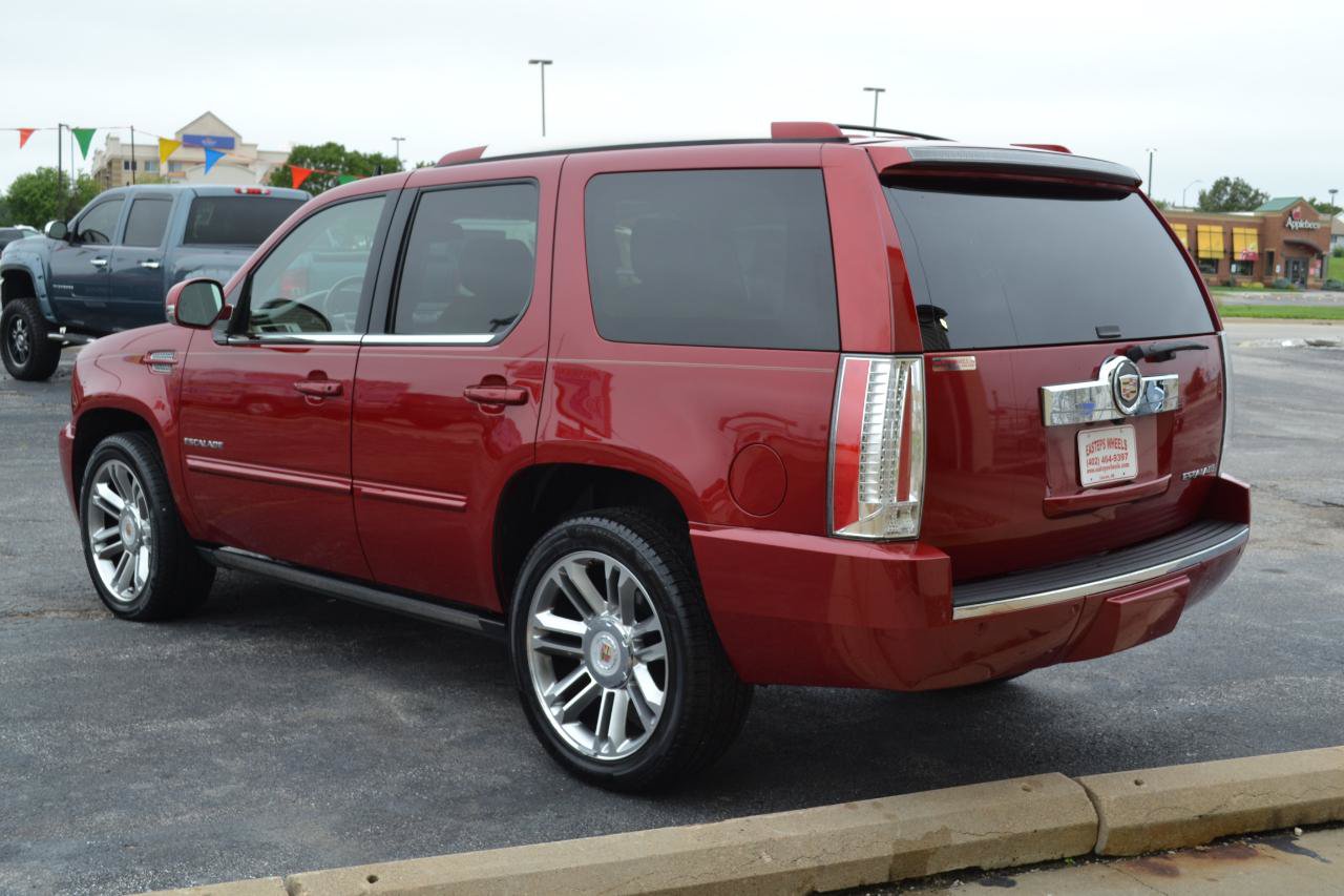 Used 2014 Cadillac Escalade Premium AWD/4WD image 5