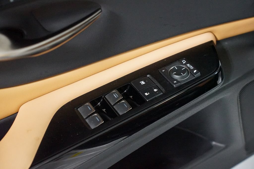 Used 2024 Lexus ES 350 w/ Premium Package FWD image 30
