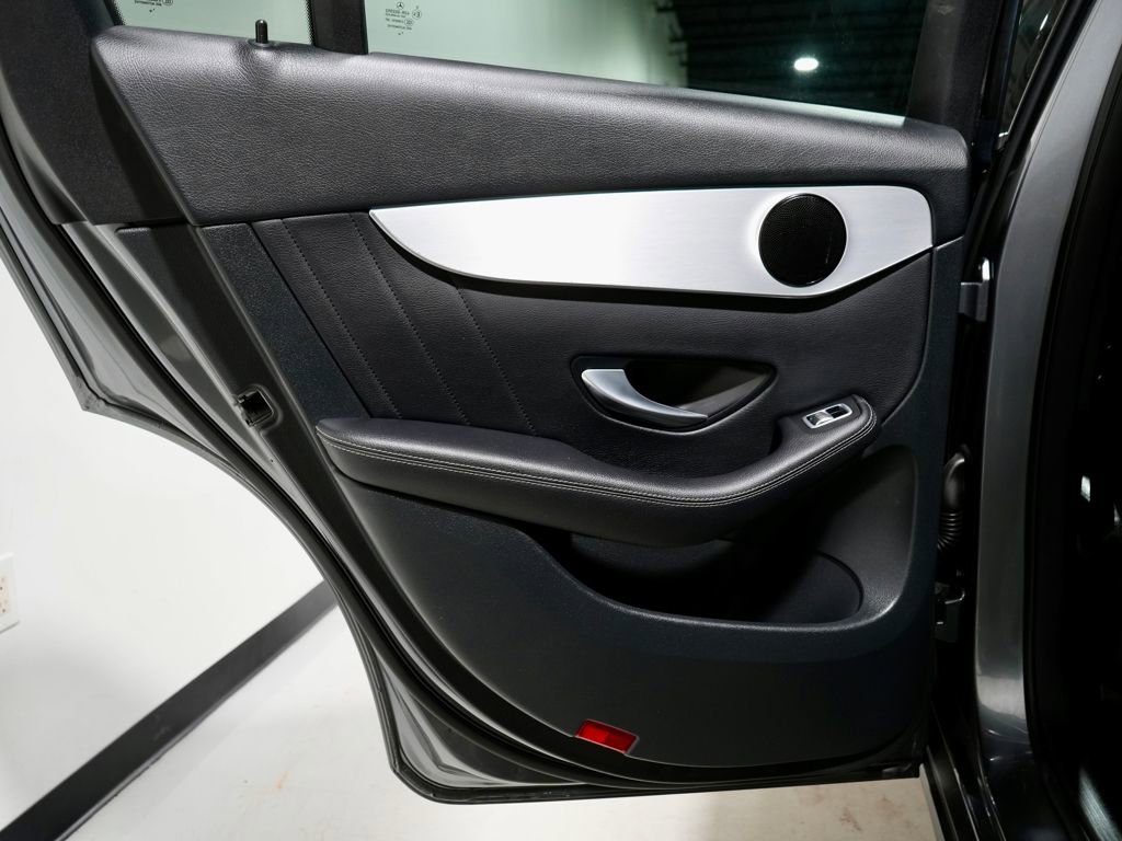 Used 2019 Mercedes-Benz GLC 300 image 27