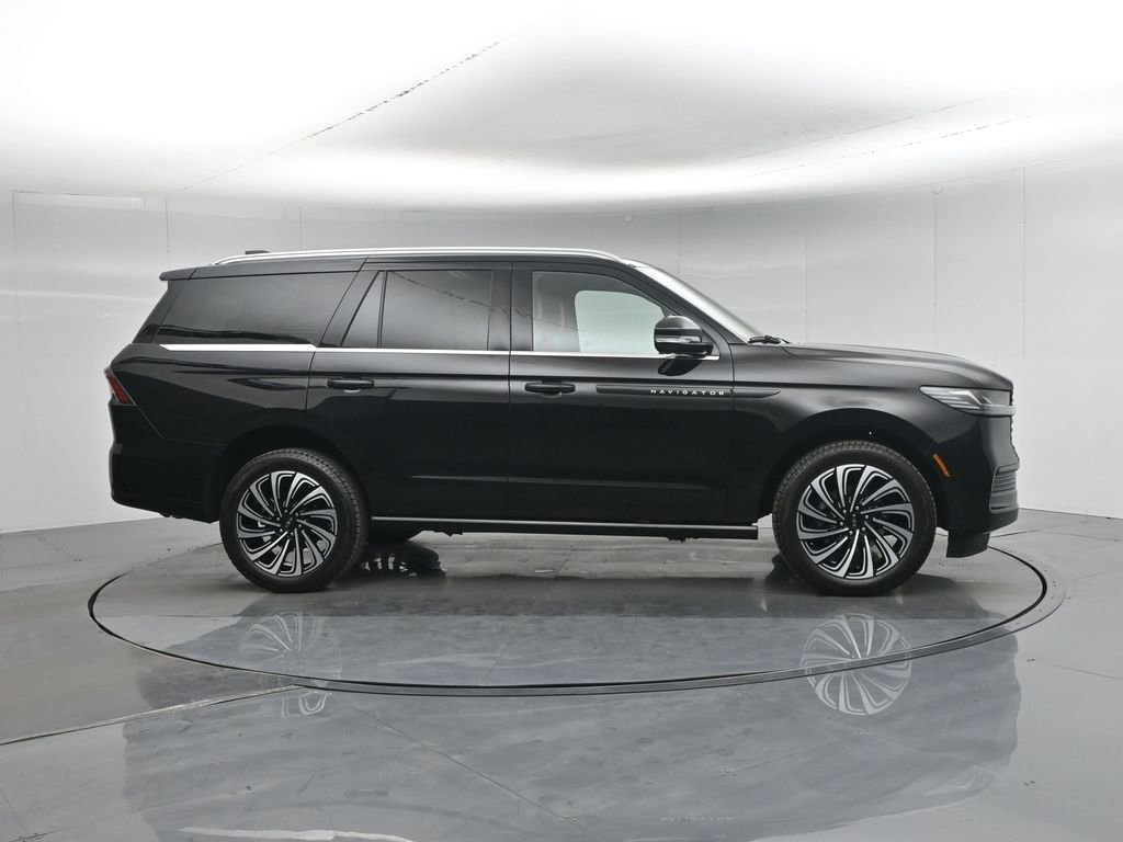Used 2025 Lincoln Navigator Black Label image 28