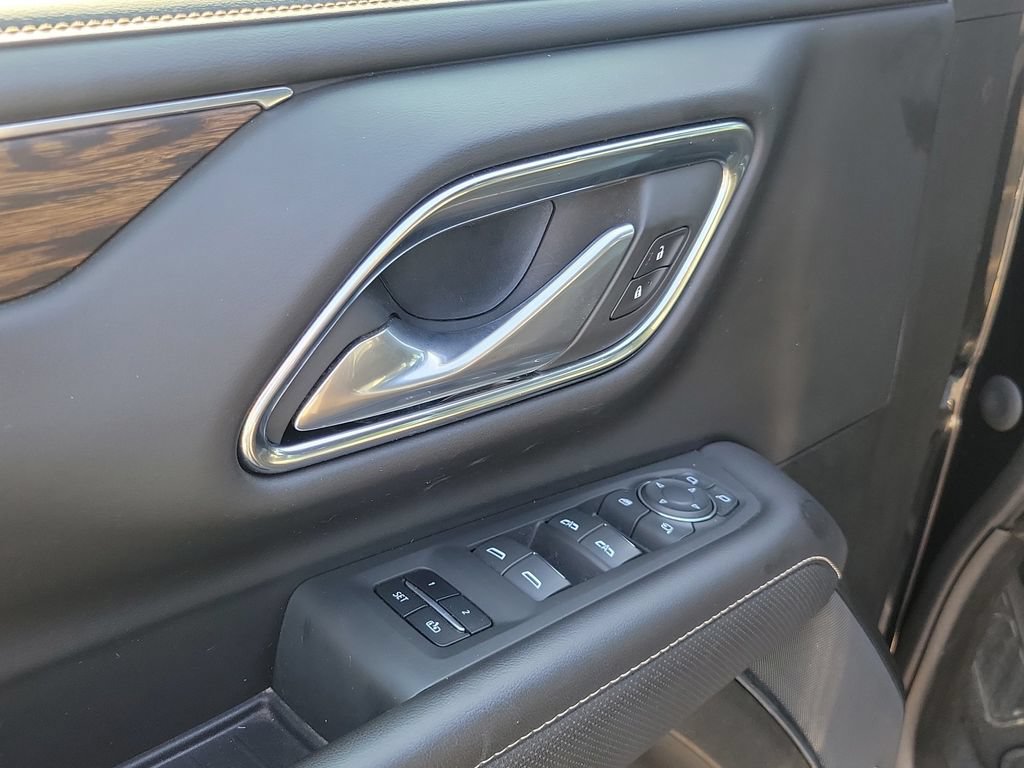 Used 2023 Chevrolet Suburban Premier AWD/4WD image 27
