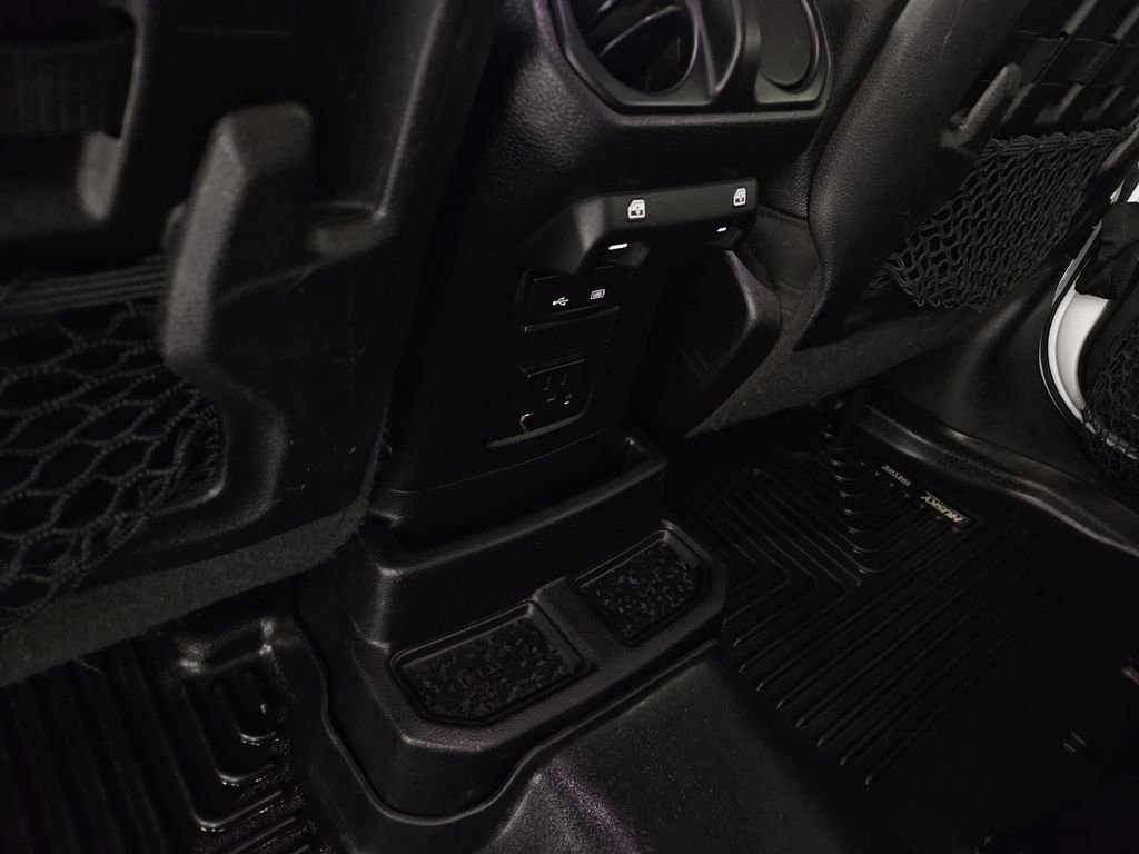 Used 2018 Jeep Wrangler Unlimited Rubicon AWD/4WD image 28