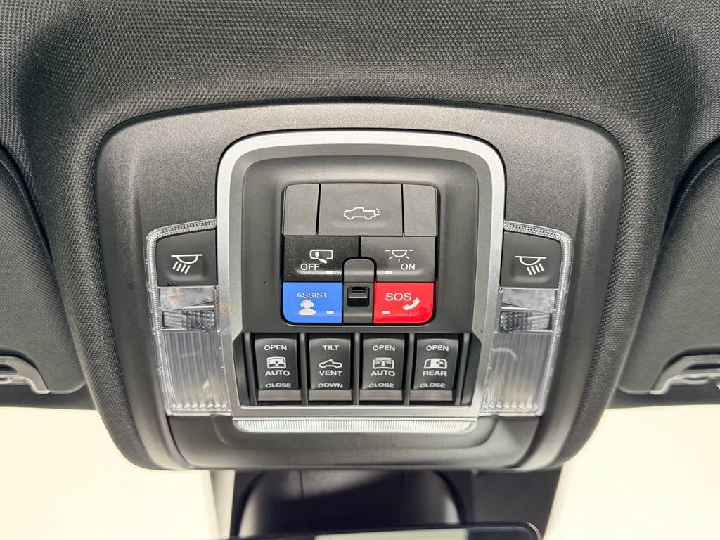 Used 2019 RAM 1500 Limited AWD/4WD image 11
