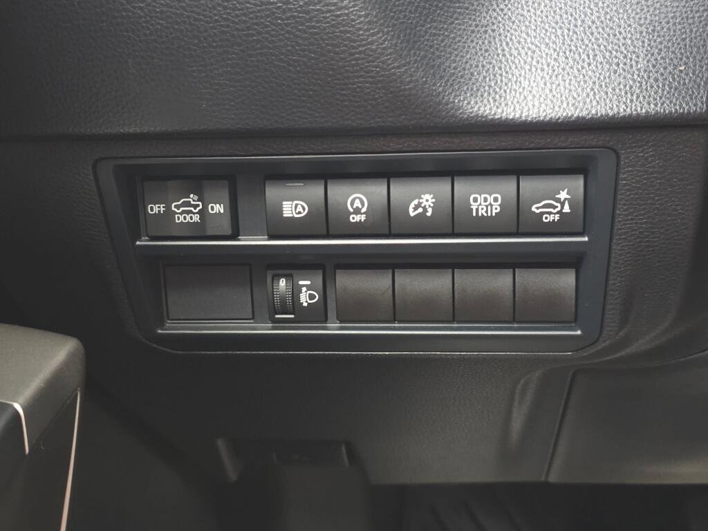 Used 2025 Toyota Tundra SR5 w/ SR5 Convenience Package AWD/4WD image 24