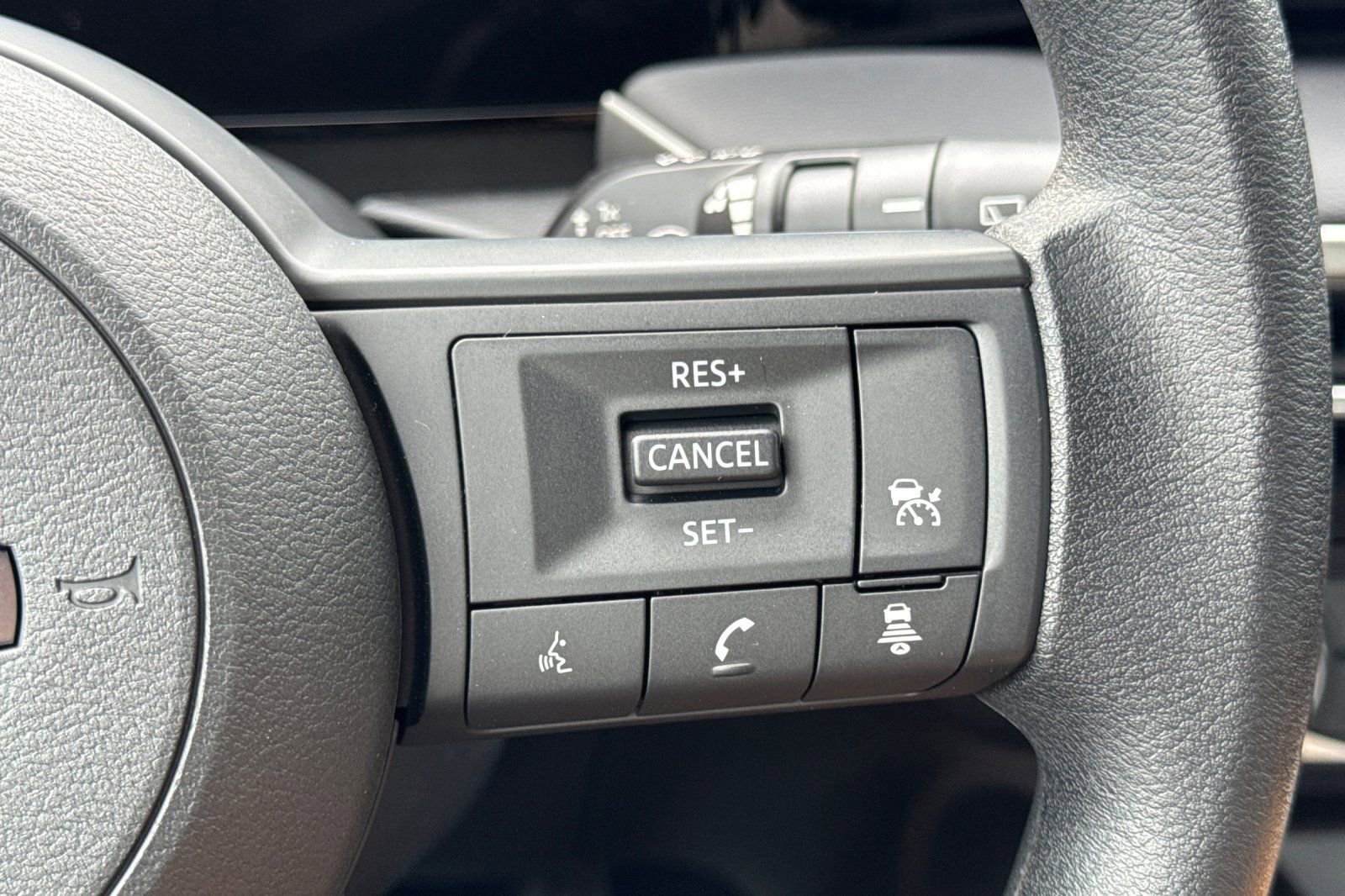 New 2025 Nissan Kicks S image 28