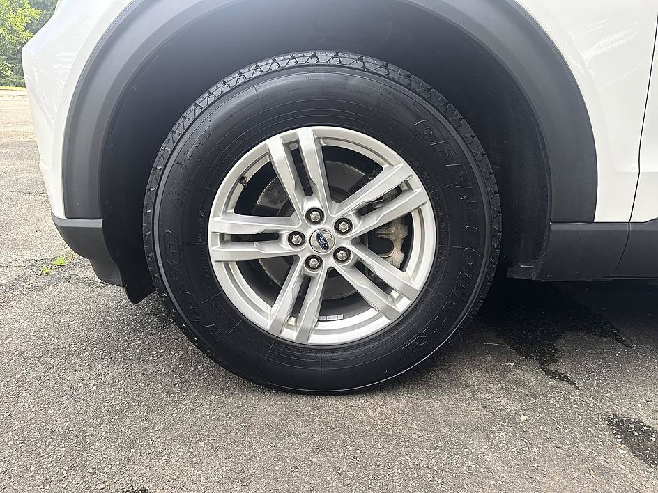Used 2020 Ford Explorer XLT w/ Equipment Group 202A AWD/4WD image 8