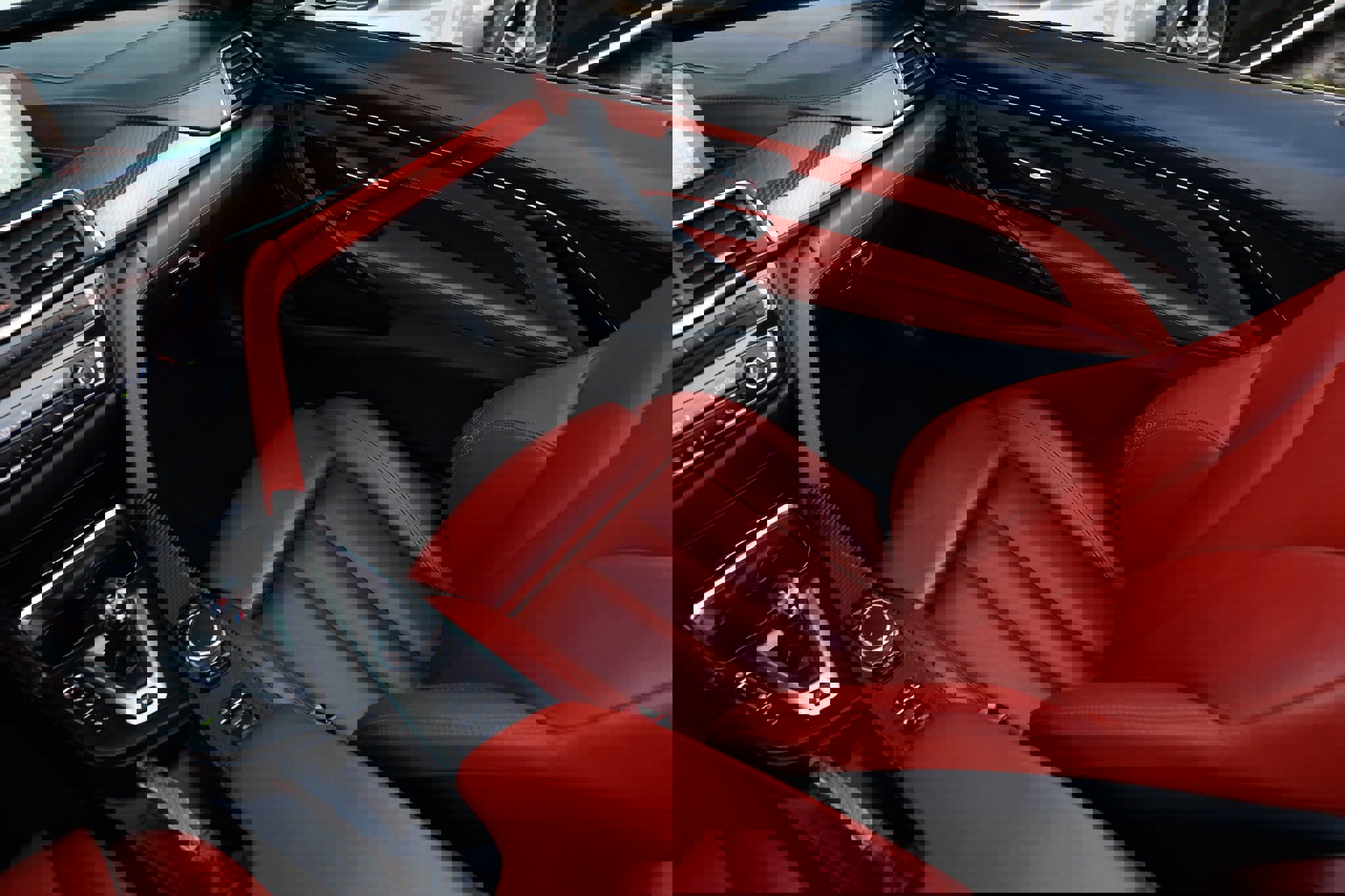 Used 2016 BMW M4 Convertible image 25