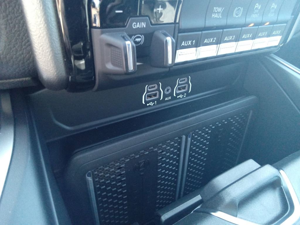 New 2026 RAM 2500 Big Horn AWD/4WD image 21