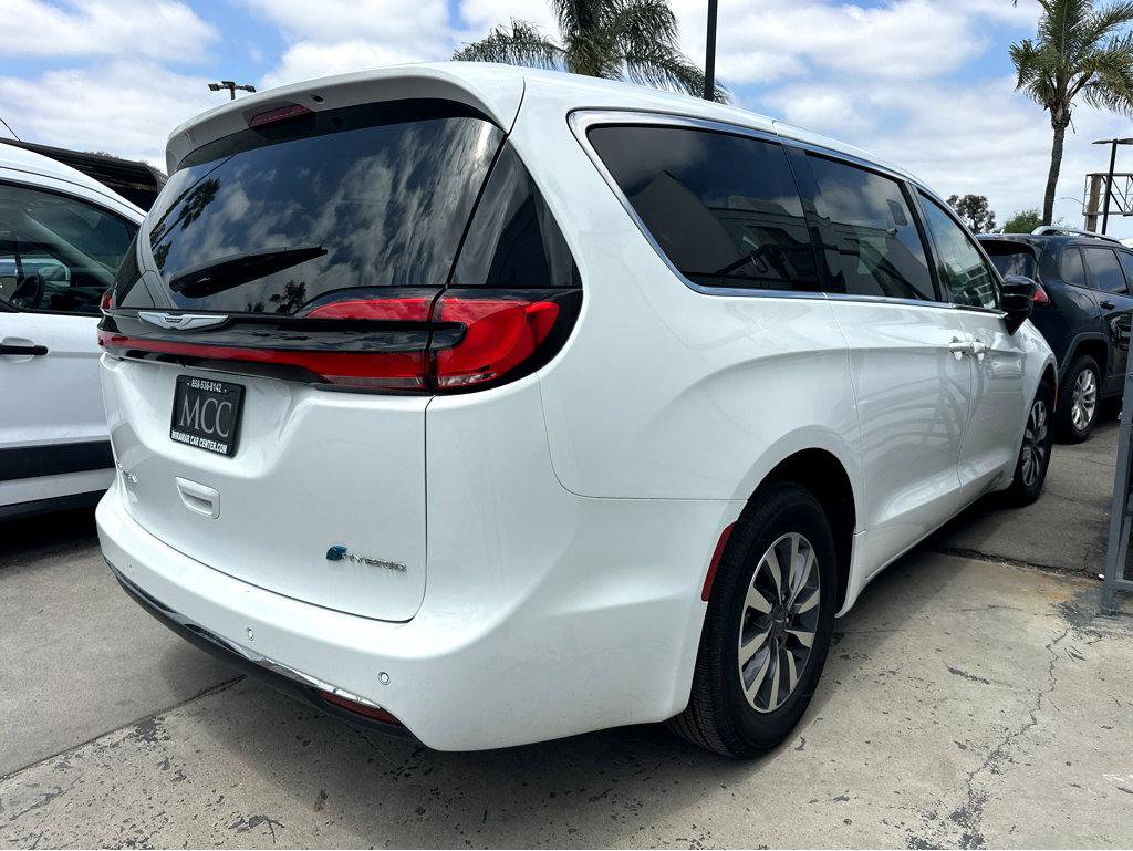 Used 2024 Chrysler Pacifica Limited FWD image 6